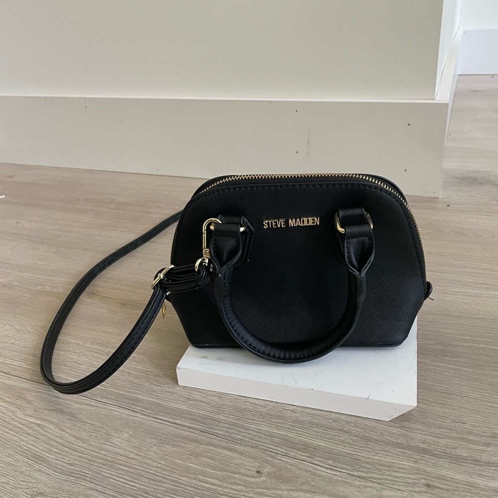 MINI STEVE MADDEN BLACK PURSE